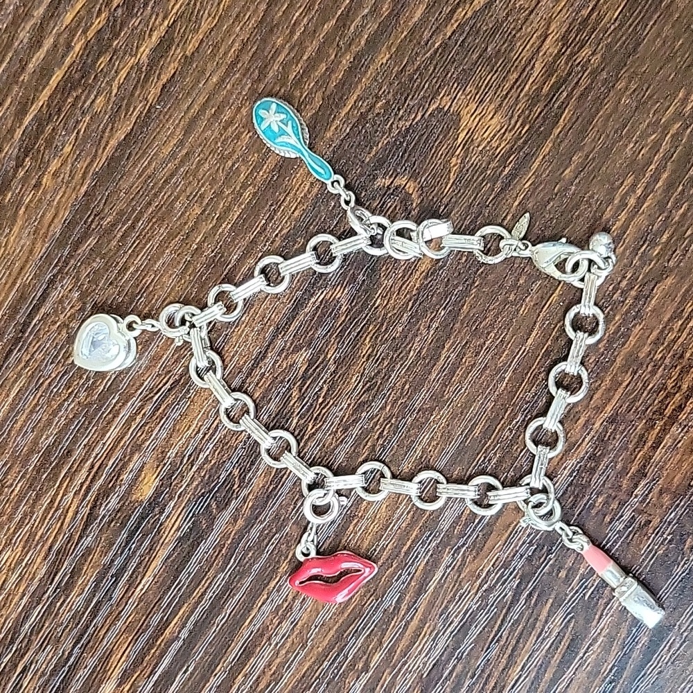 Avon Vintage Silvertone Charm Bracelet